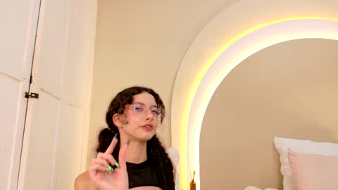 Snapshot of alicee_rodriguez chatting on 02-16-25, 04:21 alice online show from 02-16-25, 04:21