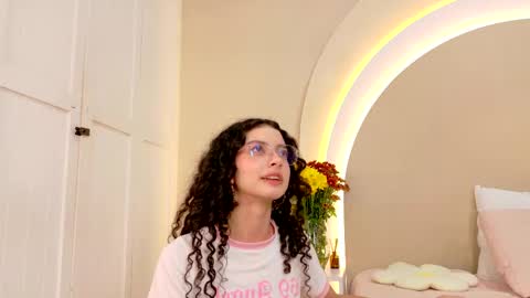 Snapshot of alicee_rodriguez chatting on 02-20-25, 02:18 alice online show from 02-20-25, 02:18