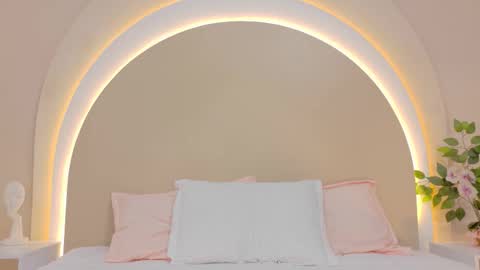 Snapshot of alicee_rodriguez chatting on 10-15-25, 05:02 alice online show from 10-15-25, 05:02