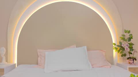 Snapshot of alicee_rodriguez chatting on 10-17-25, 05:04 alice online show from 10-17-25, 05:04