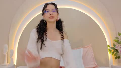 Snapshot of alicee_rodriguez chatting on 10-20-25, 03:56 alice online show from 10-20-25, 03:56