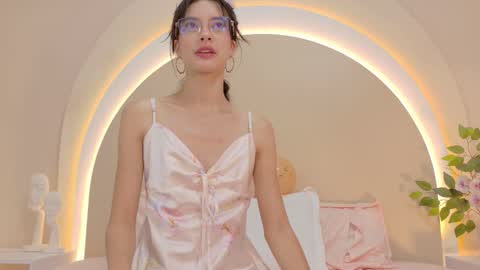 Snapshot of alicee_rodriguez chatting on 11-14-25, 04:49 alice online show from 11-14-25, 04:49