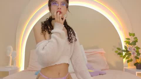 Snapshot of alicee_rodriguez chatting on 11-24-25, 05:45 alice online show from 11-24-25, 05:45