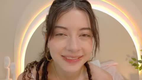 Snapshot of alicee_rodriguez chatting on 11-26-25, 06:53 alice online show from 11-26-25, 06:53