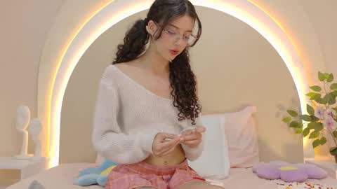 Snapshot of alicee_rodriguez chatting on 11-29-25, 06:55 alice online show from 11-29-25, 06:55