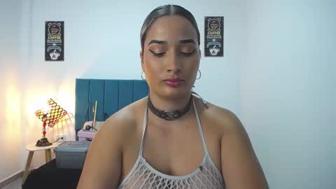 Snapshot of alicee_wild_ chatting on 10-10-25, 11:59 Alicia 1000 PM - 600 AM COLOMBIAN TIME online show from 10-10-25, 11:59