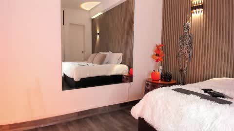 Snapshot of alicehanz_ chatting on 10-24-25, 04:20 Alice online show from 10-24-25, 04:20