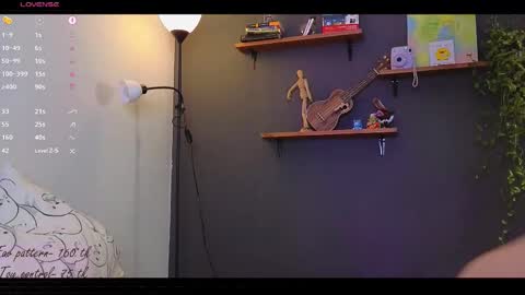 Alice  vacation  online show from 02-15-25, 08:54