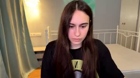 Snapshot of alicekollt chatting on 06-12-26, 11:46 alicekollt online show from 06-12-26, 11:46