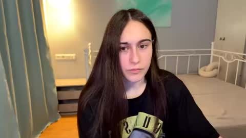 Snapshot of alicekollt chatting on 06-19-26, 08:56 alicekollt online show from 06-19-26, 08:56