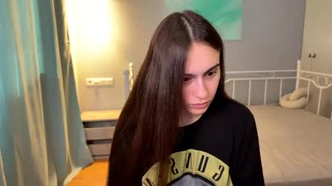 Snapshot of alicekollt chatting on 06-24-26, 03:22 alicekollt online show from 06-24-26, 03:22