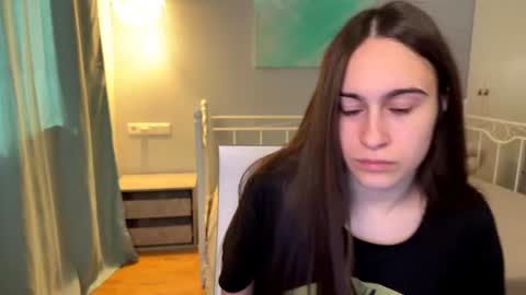 Snapshot of alicekollt chatting on 06-26-26, 01:26 alicekollt online show from 06-26-26, 01:26