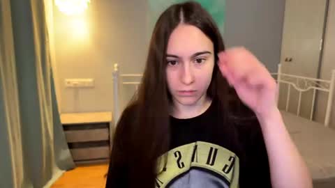 Snapshot of alicekollt chatting on 07-17-26, 02:18 alicekollt online show from 07-17-26, 02:18