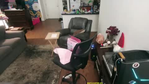 Snapshot of aliceliddell710 chatting on 09-10-25, 07:03 Alice Liddell online show from 09-10-25, 07:03