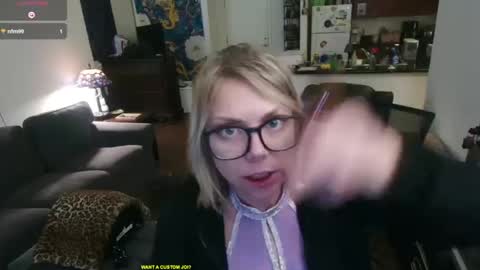 Snapshot of aliceliddell710 chatting on 09-11-25, 11:27 Alice Liddell online show from 09-11-25, 11:27