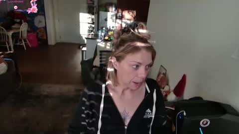 Snapshot of aliceliddell710 chatting on 09-30-25, 01:16 Alice Liddell online show from 09-30-25, 01:16