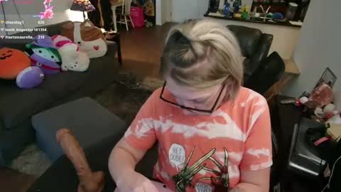 Snapshot of aliceliddell710 chatting on 10-01-25, 08:15 Alice Liddell online show from 10-01-25, 08:15