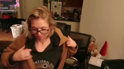 Snapshot of aliceliddell710 chatting on 10-03-25, 08:55 Alice Liddell online show from 10-03-25, 08:55