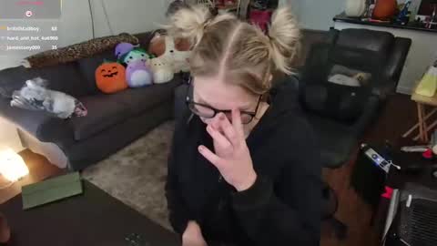 Snapshot of aliceliddell710 chatting on 10-29-25, 05:47 Alice Liddell online show from 10-29-25, 05:47