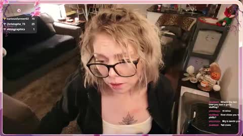 Snapshot of aliceliddell710 chatting on 12-14-25, 04:51 Alice Liddell online show from 12-14-25, 04:51