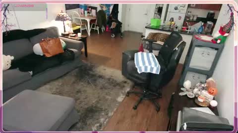 Snapshot of aliceliddell710 chatting on 12-16-25, 06:02 Alice Liddell online show from 12-16-25, 06:02