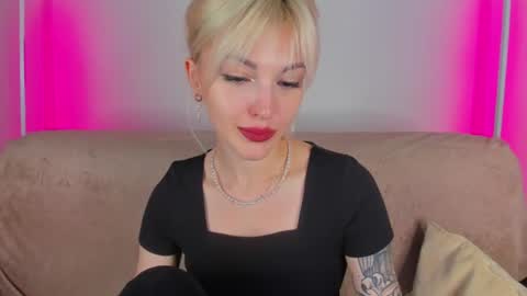 Snapshot of alicemonro chatting on 07-08-26, 01:43 alicemonro online show from 07-08-26, 01:43