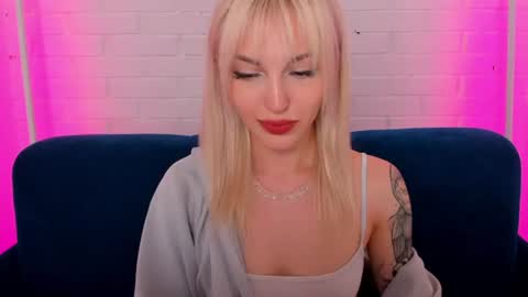 Snapshot of alicemonro chatting on 07-09-26, 01:53 alicemonro online show from 07-09-26, 01:53
