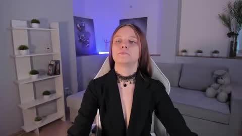 Snapshot of alicepill chatting on 10-13-25, 02:00 Alice online show from 10-13-25, 02:00