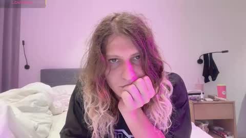 Snapshot of alicepinkhead chatting on 11-20-25, 09:31 AlicePinkhead online show from 11-20-25, 09:31