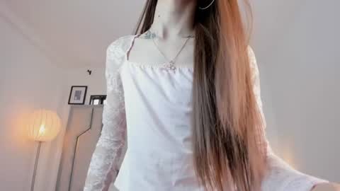 Snapshot of alicerosee___ chatting on 08-05-26, 05:38 alicerosee___ online show from 08-05-26, 05:38