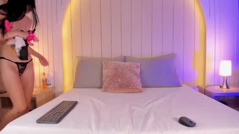 Snapshot of alicesandoval_ chatting on 12-17-25, 11:38 ALICE online show from 12-17-25, 11:38