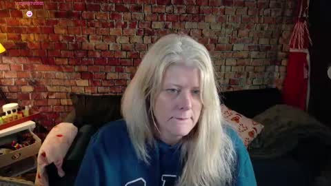 Snapshot of alicescuriosity chatting on 12-30-24, 04:31 Alices Curiosity online show from 12-30-24, 04:31