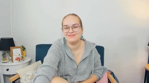 Snapshot of alicesensitive chatting on 09-17-25, 06:26 alicesensitive online show from 09-17-25, 06:26