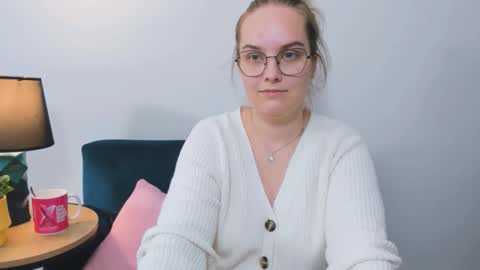 Snapshot of alicesensitive chatting on 09-22-25, 10:28 alicesensitive online show from 09-22-25, 10:28