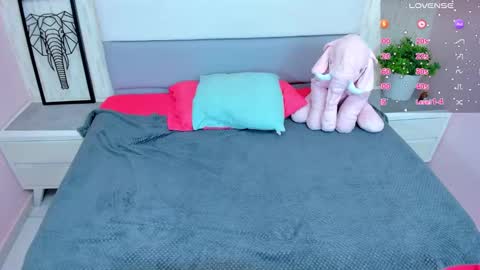 Snapshot of alicestark2 chatting on 01-16-25, 07:52 online show from 01-16-25, 07:52