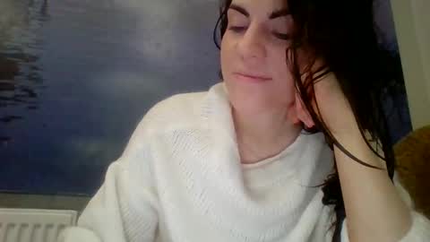 Snapshot of alicetailorrr chatting on 12-21-25, 08:16 AliceTailorrr online show from 12-21-25, 08:16