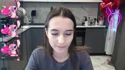 Snapshot of aliceweiss_ chatting on 11-27-25, 11:45 Alice online show from 11-27-25, 11:45