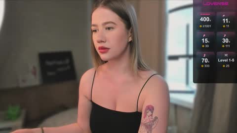 Snapshot of alicia_hines chatting on 03-05-25, 09:05 Alicia online show from 03-05-25, 09:05