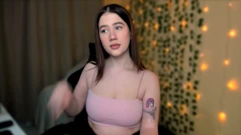 Snapshot of alicia_hines chatting on 10-23-25, 10:58 Alicia online show from 10-23-25, 10:58