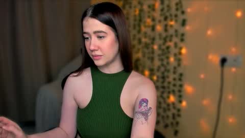 Snapshot of alicia_hines chatting on 10-24-25, 10:39 Alicia online show from 10-24-25, 10:39