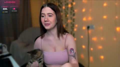 Snapshot of alicia_hines chatting on 11-03-25, 09:43 Alicia online show from 11-03-25, 09:43