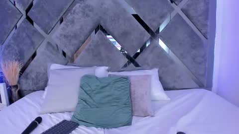 Snapshot of alicia_jerez1 chatting on 01-18-25, 05:59 Alice online show from 01-18-25, 05:59