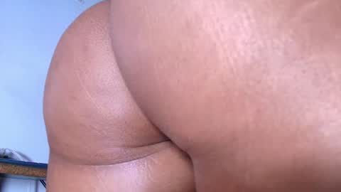 Snapshot of alicia_kyse chatting on 01-15-25, 09:02 Alicia Kyse online show from 01-15-25, 09:02