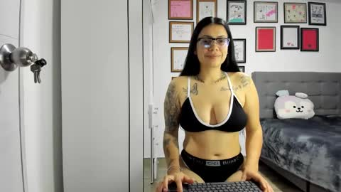 alicia_rainbow online show from 06-06-26, 03:11