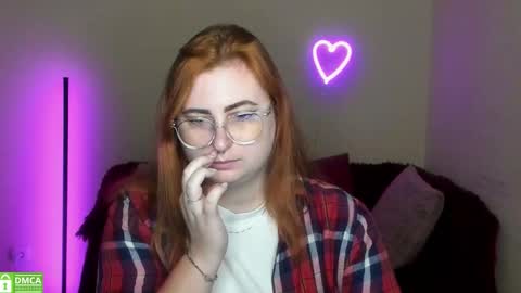 Snapshot of alicia_side_red chatting on 09-11-25, 05:29 Alicia online show from 09-11-25, 05:29