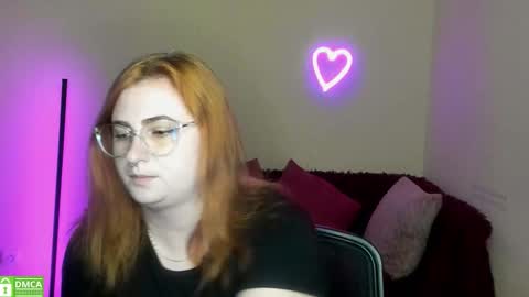 Snapshot of alicia_side_red chatting on 09-20-25, 11:22 Alicia online show from 09-20-25, 11:22