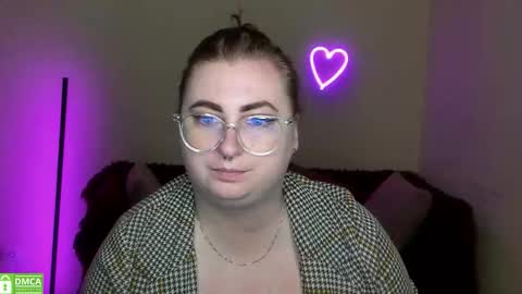 Snapshot of alicia_side_red chatting on 09-23-25, 05:32 Alicia online show from 09-23-25, 05:32