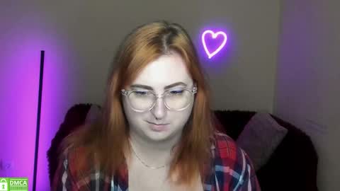 Snapshot of alicia_side_red chatting on 09-24-25, 11:24 Alicia online show from 09-24-25, 11:24