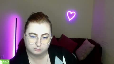 Snapshot of alicia_side_red chatting on 09-25-25, 05:33 Alicia online show from 09-25-25, 05:33