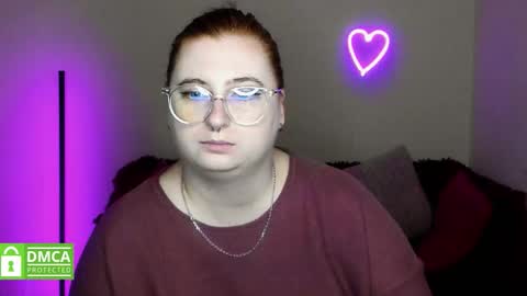 Snapshot of alicia_side_red chatting on 10-06-25, 05:27 Alicia online show from 10-06-25, 05:27